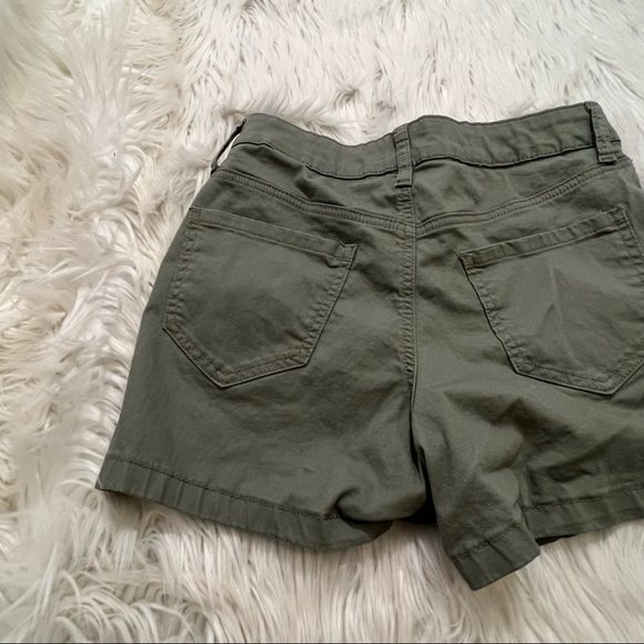 Mix by 41Hawthorn Chino Shorts Sage Green - Picture 10 of 10